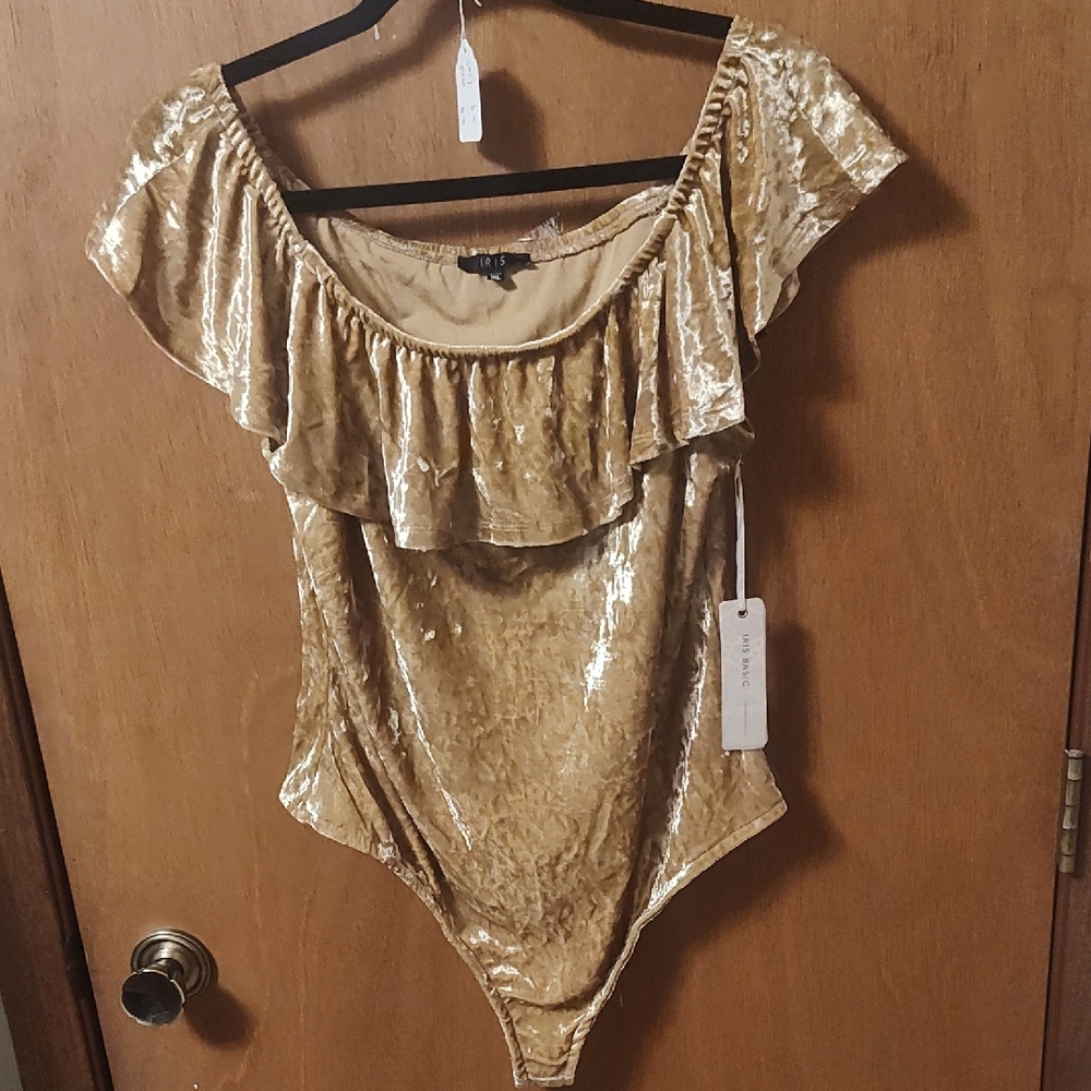 Iris Basic Gold Velvet Bodysuit. Size Medium.